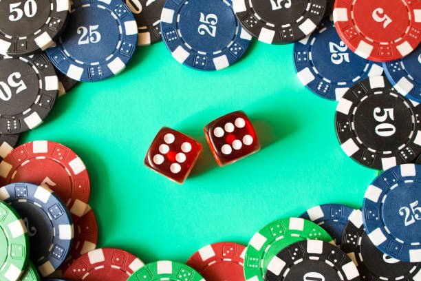 Pengguna memeriksa nominal deposit dengan teliti